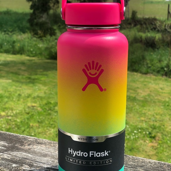 Limited Edition Hydro Flask Hawaiian Rainbow - Picture 2 of 6